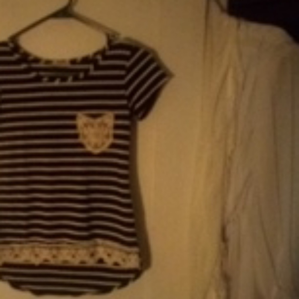 Casual top for girls.